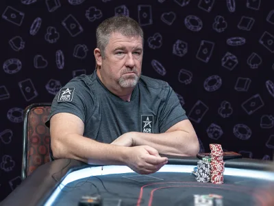 Bluffing vs Knowing When To Let Go in Texas Hold'em