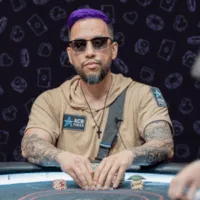 Mucking in Live Poker Tournaments: Strategies and Considerations