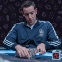 Key Differences between Full Ring and Heads-Up Play